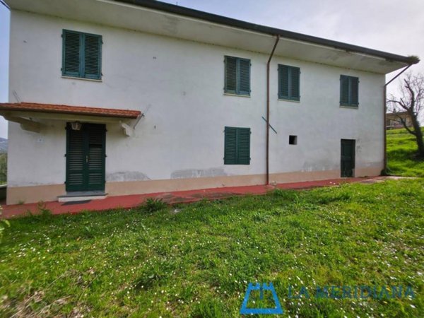 casa indipendente in vendita a Lamporecchio
