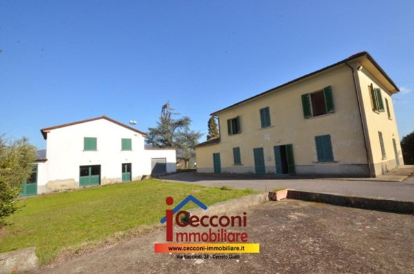 casa indipendente in vendita a Lamporecchio