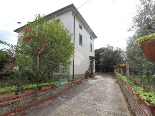 casa indipendente in vendita a Lamporecchio