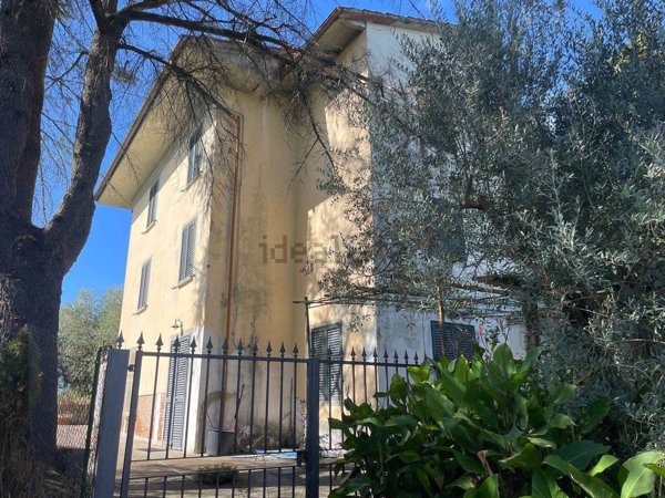 casa indipendente in vendita a Lamporecchio