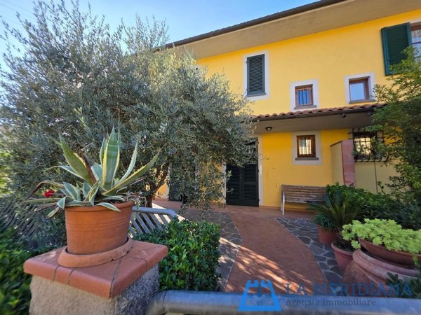 casa indipendente in vendita a Lamporecchio