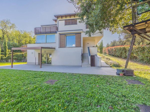 casa indipendente in vendita a Lamporecchio