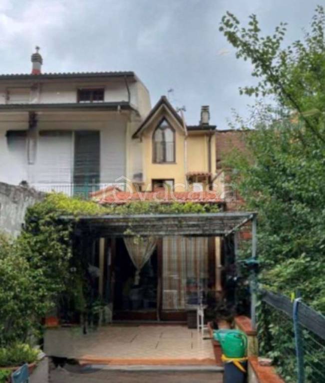 casa indipendente in vendita a Lamporecchio