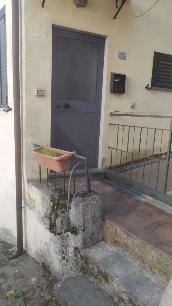 appartamento in vendita a Lamporecchio in zona San Baronto