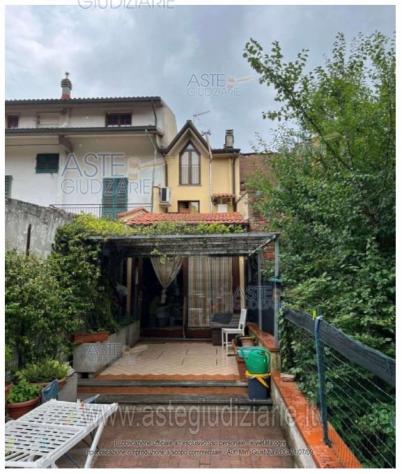 casa indipendente in vendita a Lamporecchio