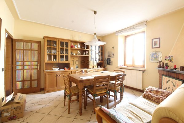 casa indipendente in vendita a Lamporecchio