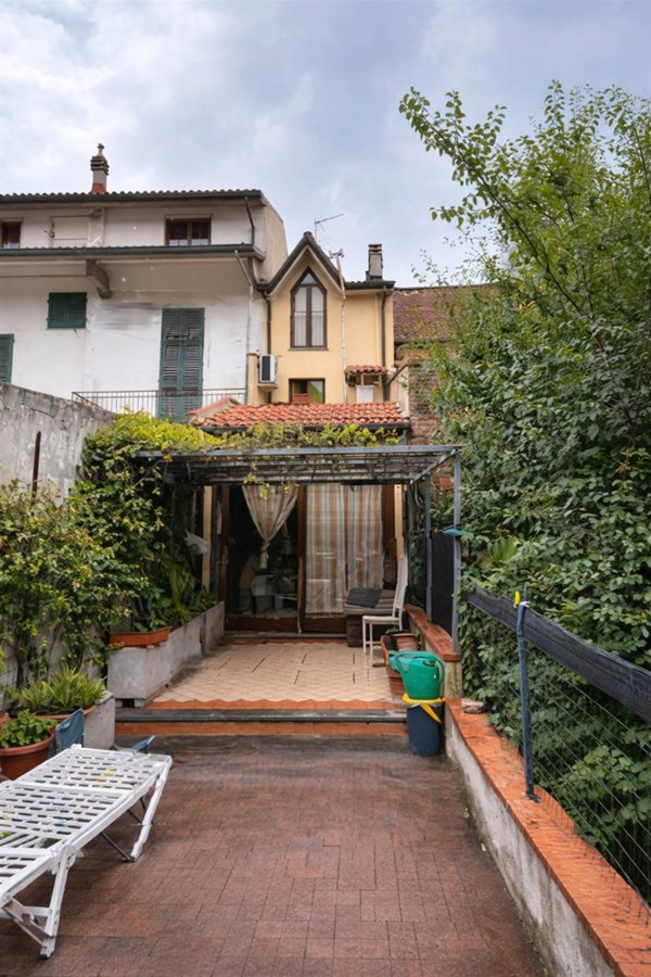 casa indipendente in vendita a Lamporecchio