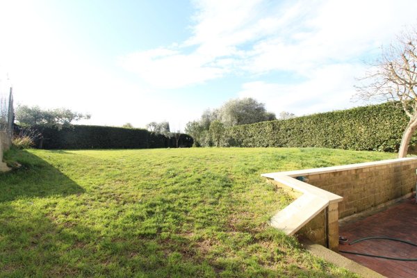 casa indipendente in vendita a Lamporecchio