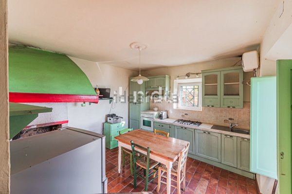 casa indipendente in vendita a Lamporecchio in zona San Baronto