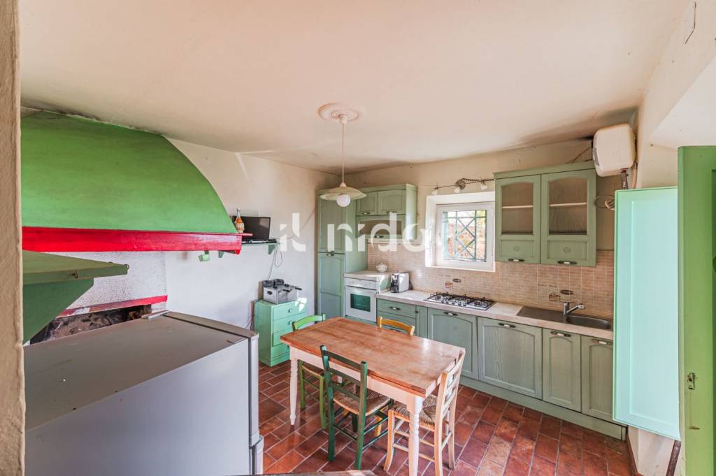 casa indipendente in vendita a Lamporecchio in zona San Baronto