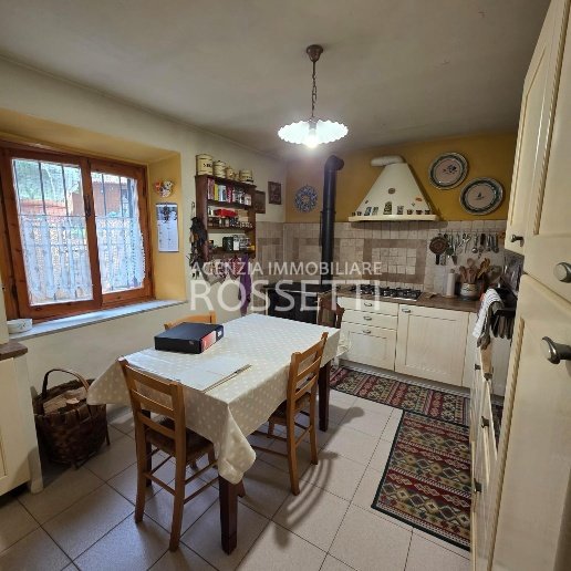 casa indipendente in vendita a Lamporecchio