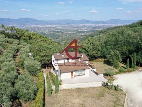 casa indipendente in vendita a Lamporecchio