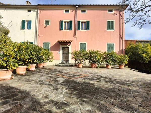 casa indipendente in vendita a Lamporecchio