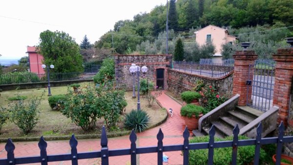 casa indipendente in vendita a Lamporecchio in zona San Baronto