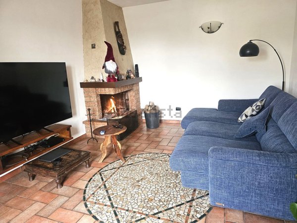 casa indipendente in vendita a Lamporecchio