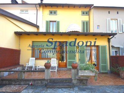 casa indipendente in vendita a Lamporecchio