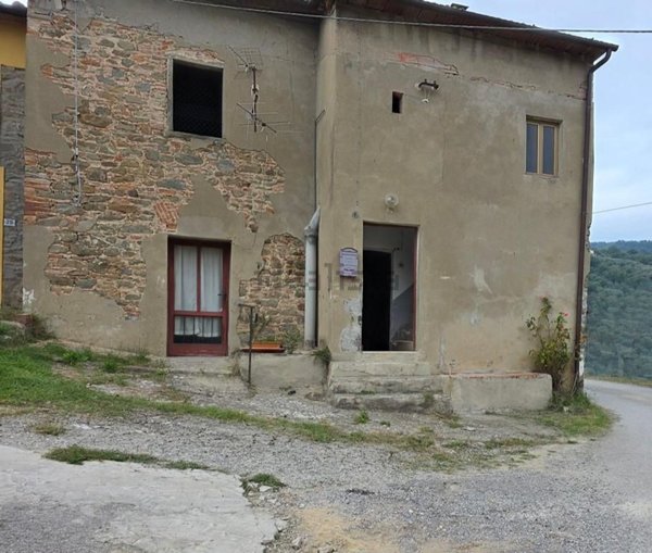 casa indipendente in vendita a Lamporecchio