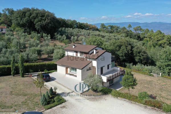 casa indipendente in vendita a Lamporecchio