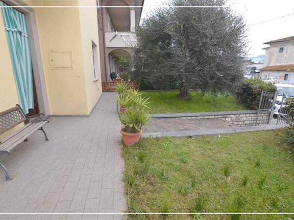 casa indipendente in vendita a Lamporecchio