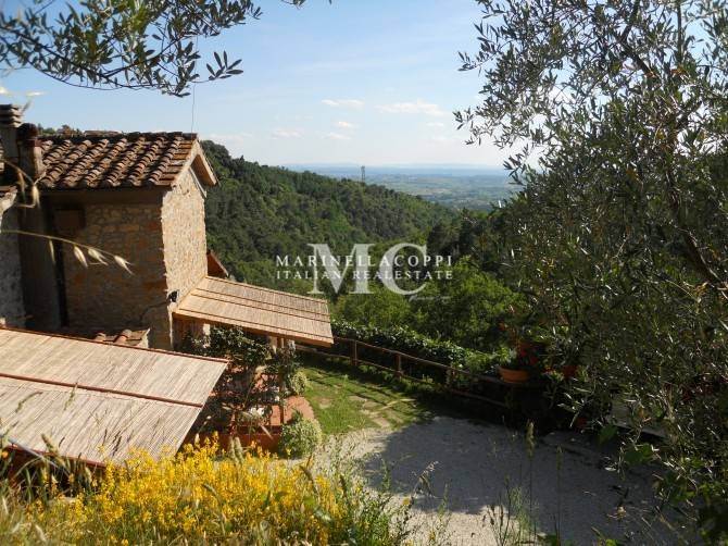 casa indipendente in vendita a Lamporecchio