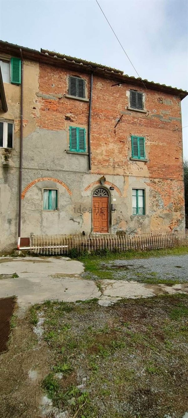 casa indipendente in vendita a Lamporecchio