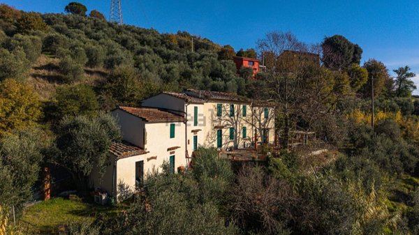 casa indipendente in vendita a Lamporecchio in zona San Baronto