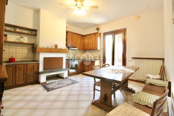 casa indipendente in vendita a Lamporecchio