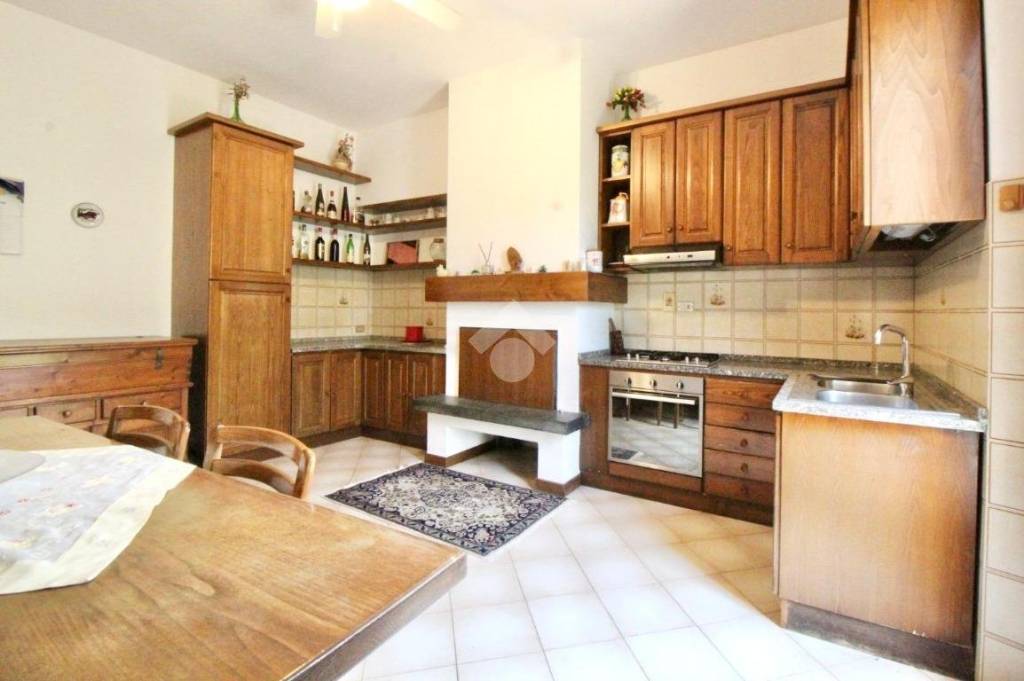 casa indipendente in vendita a Lamporecchio