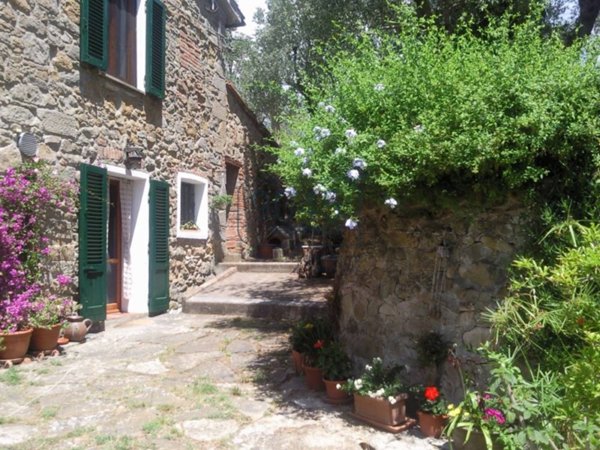 casa indipendente in vendita a Lamporecchio