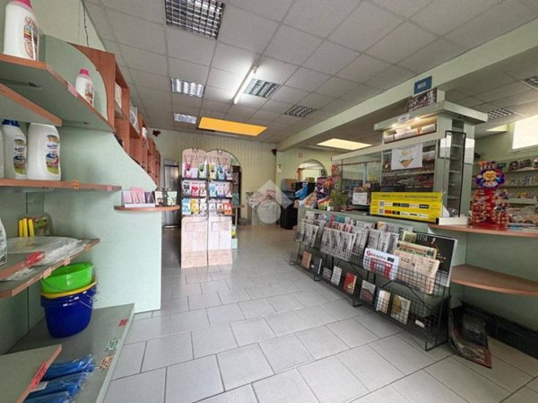 negozio in vendita a Lamporecchio