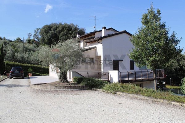 casa indipendente in vendita a Lamporecchio in zona San Baronto
