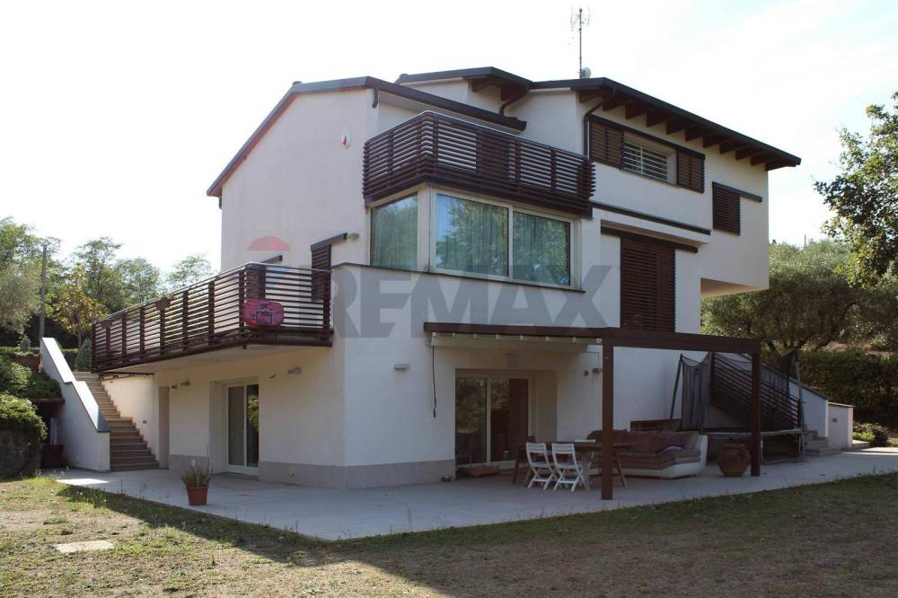 casa indipendente in vendita a Lamporecchio in zona San Baronto
