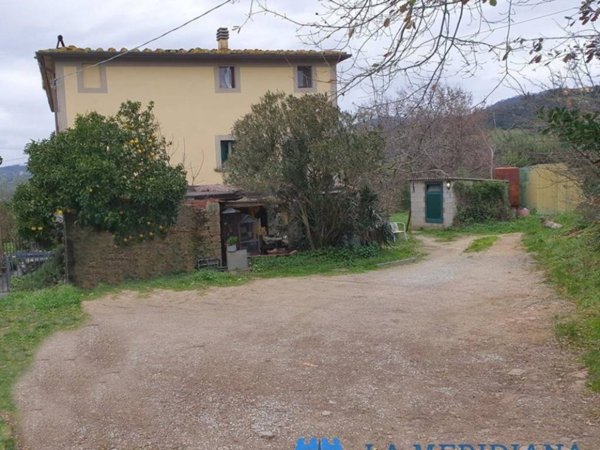 intera palazzina in vendita a Lamporecchio in zona Fornello