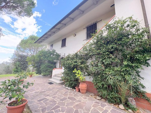 casa indipendente in vendita a Lamporecchio