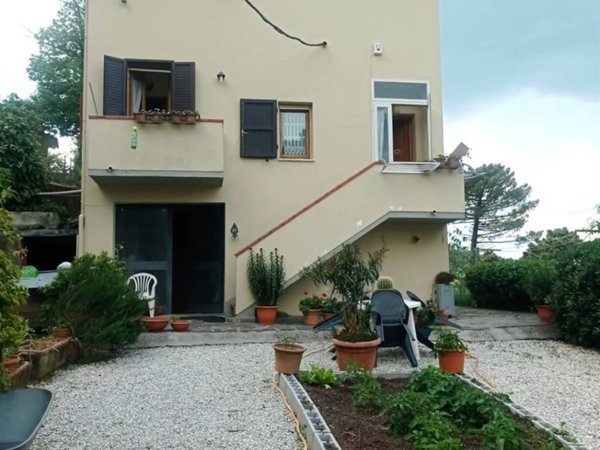 casa indipendente in vendita a Lamporecchio in zona San Baronto