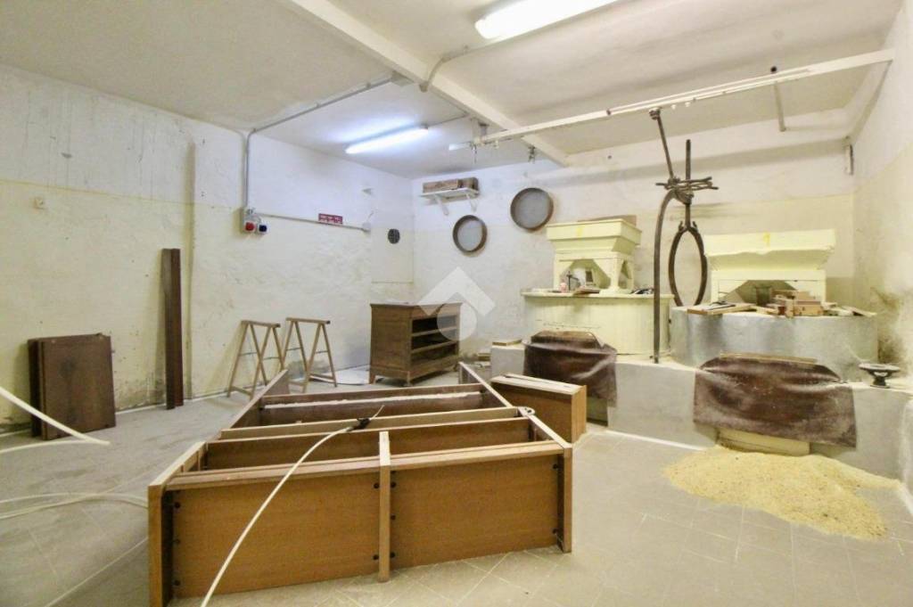 casa indipendente in vendita a Lamporecchio in zona Borgano