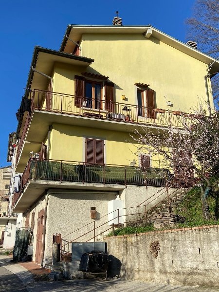 casa indipendente in vendita a Lamporecchio in zona San Baronto