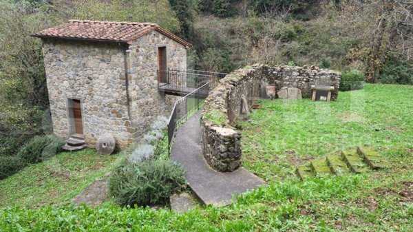 casale in vendita a Lamporecchio