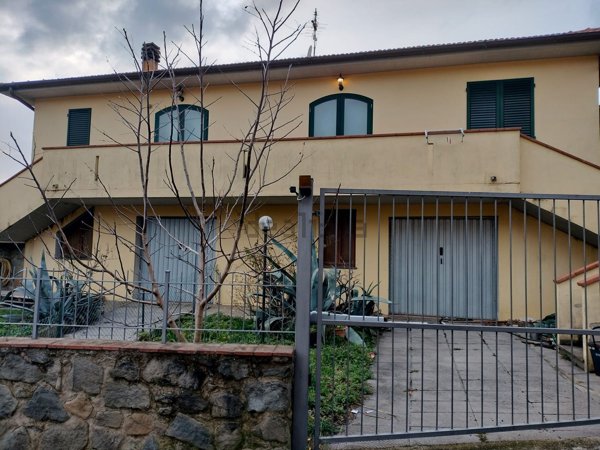 casa indipendente in vendita a Lamporecchio in zona San Baronto