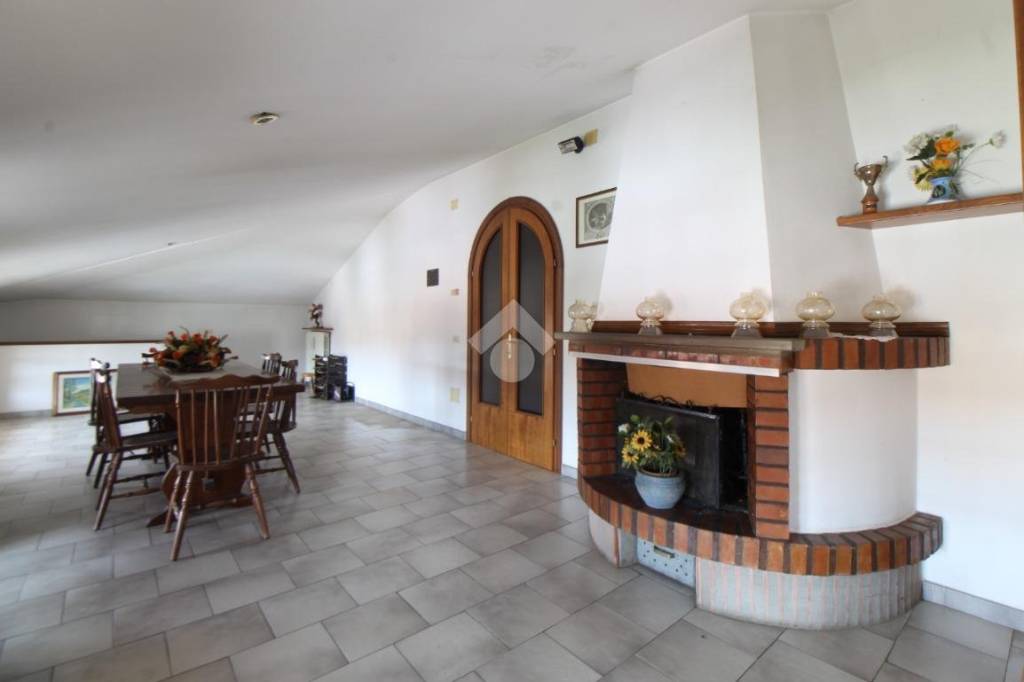 casa indipendente in vendita a Lamporecchio