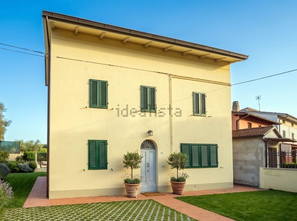 casa indipendente in vendita a Lamporecchio