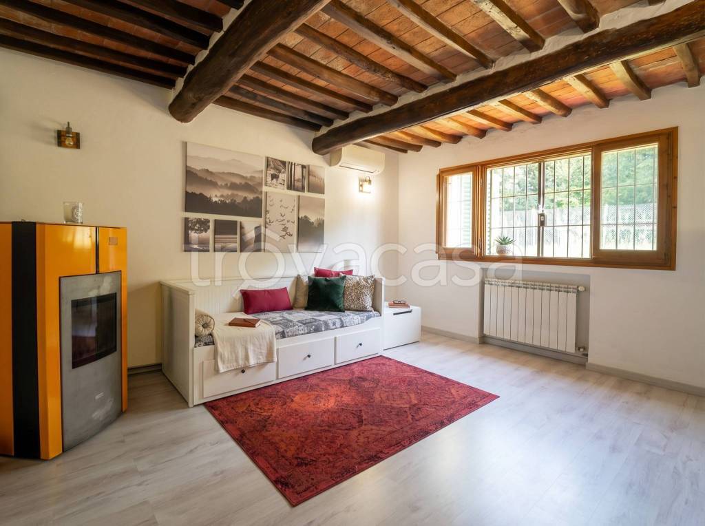 casa indipendente in vendita a Lamporecchio