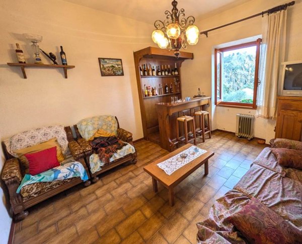 casa indipendente in vendita a Lamporecchio in zona San Baronto
