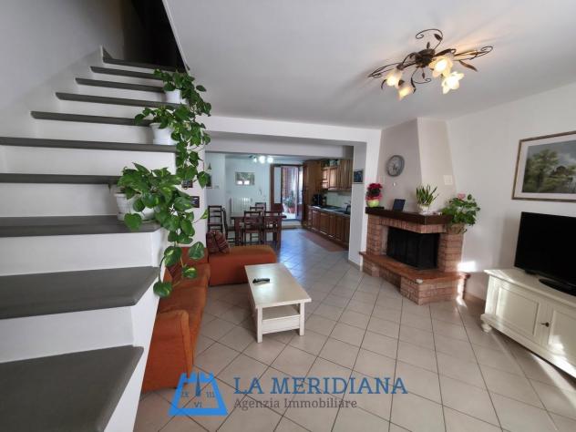 casa indipendente in vendita a Lamporecchio