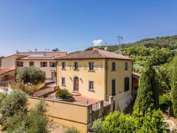 casa indipendente in vendita a Lamporecchio