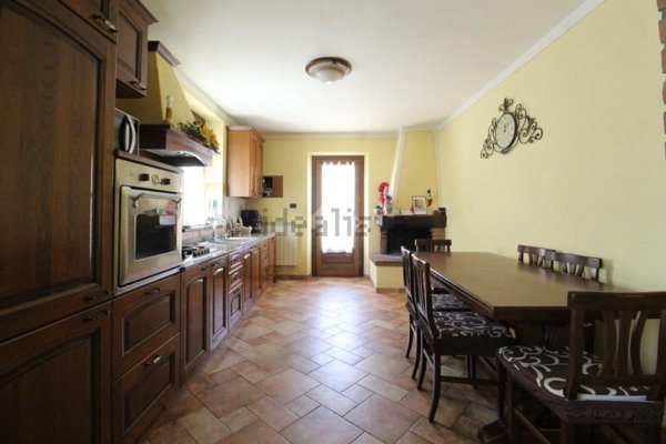casa indipendente in vendita a Lamporecchio