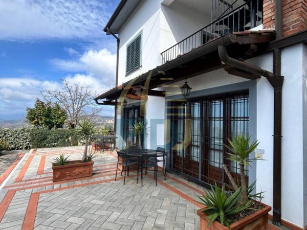 casa indipendente in vendita a Lamporecchio in zona Porciano