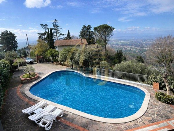 casa indipendente in vendita a Lamporecchio in zona Porciano