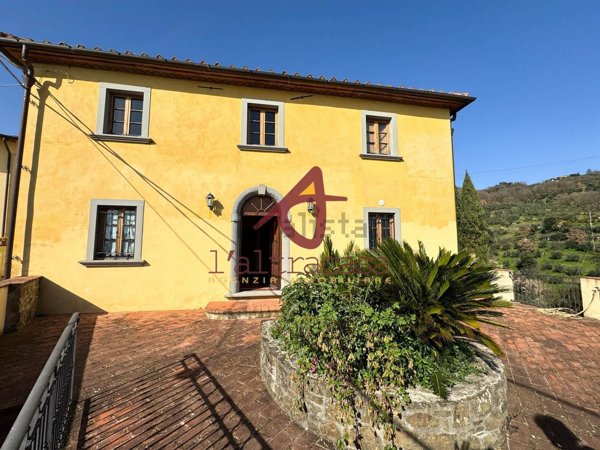 casa indipendente in vendita a Lamporecchio in zona Borgano