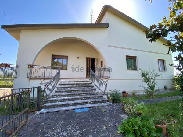 casa indipendente in vendita a Lamporecchio in zona Borgano